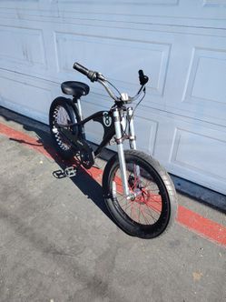 20x3.0 Electra 8 3i chopper style cruiser bike