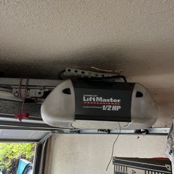Lift master Garage Door Opener With Rail