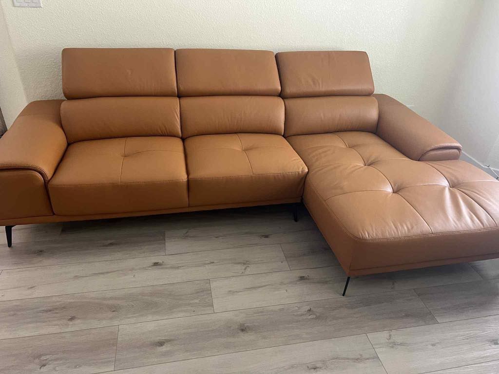 New Luxury Sectional Couch / Free Delivery