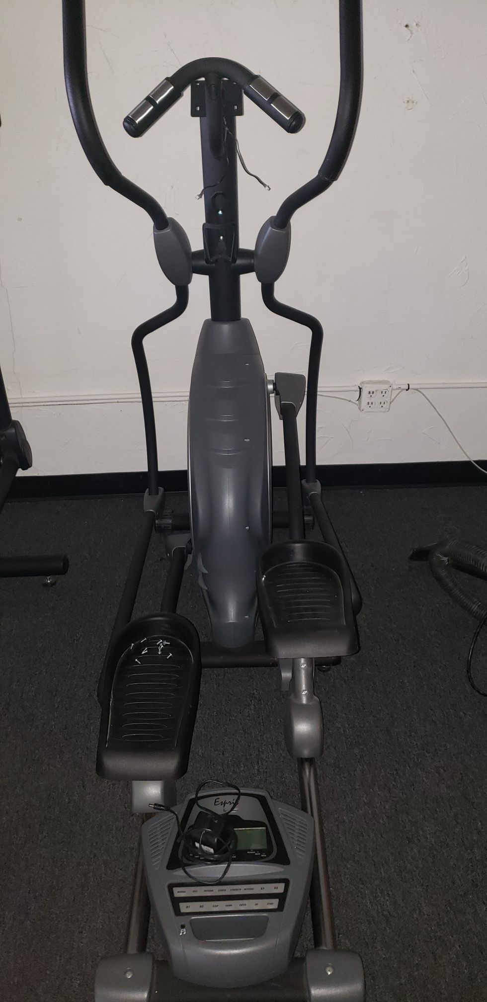 Spirit Espirt El-355 Elliptical Trainer