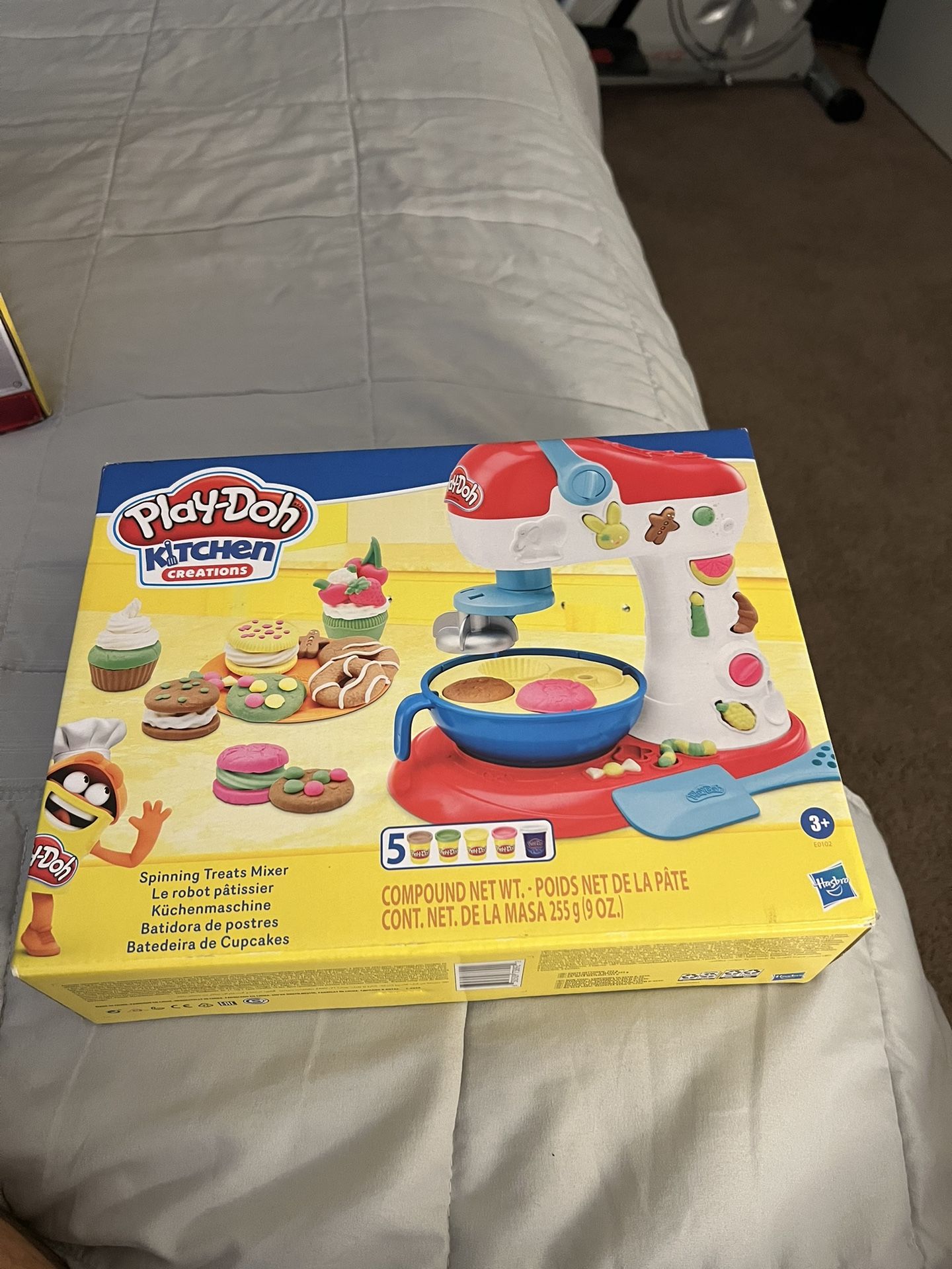 Play Doh Kitchen Creations Spinning Treats Mixer