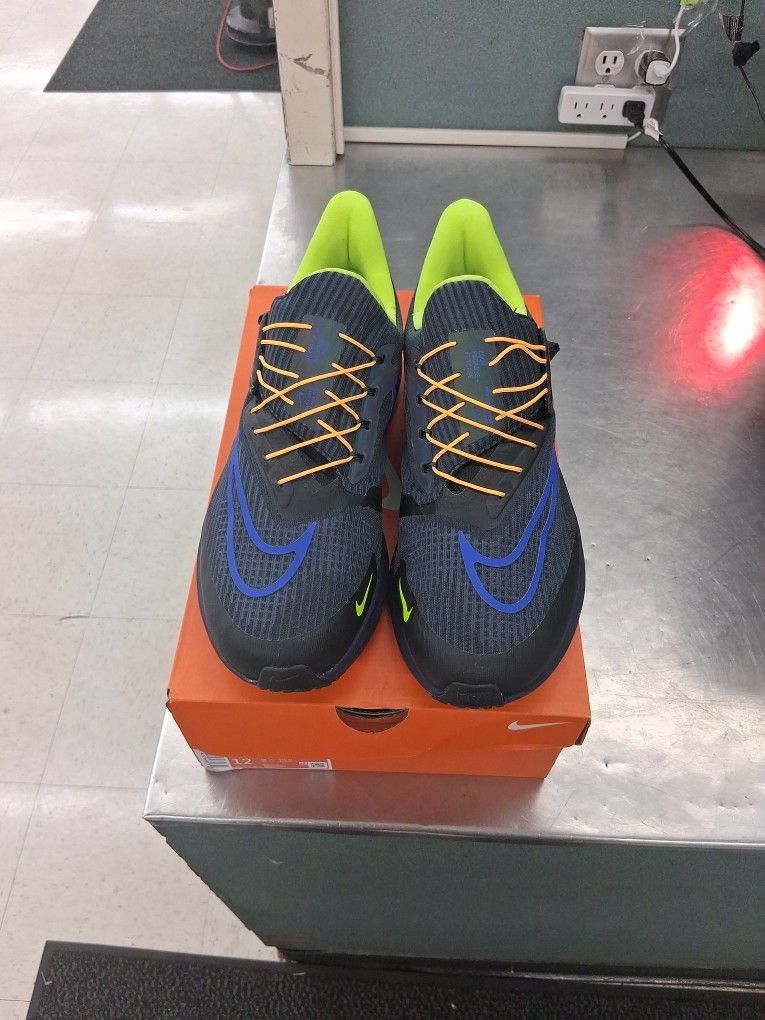NIKE AIR ZOOM PEGASUS FLYEASE SIZE 12  $68