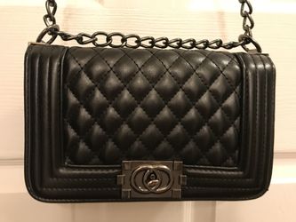 Fashion Black Turnkey Quilted Crossbody Bag