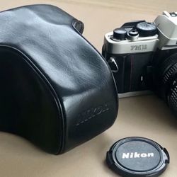 Nikon FM10 Film Camera  With Bag 