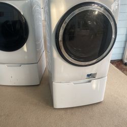 Like New Washer N Dryer Combo