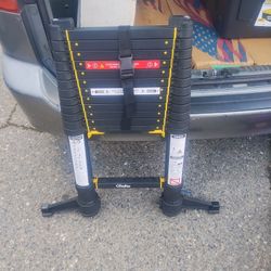 Ohuhu Collapsible 12.5 Ft Ladder 330lb