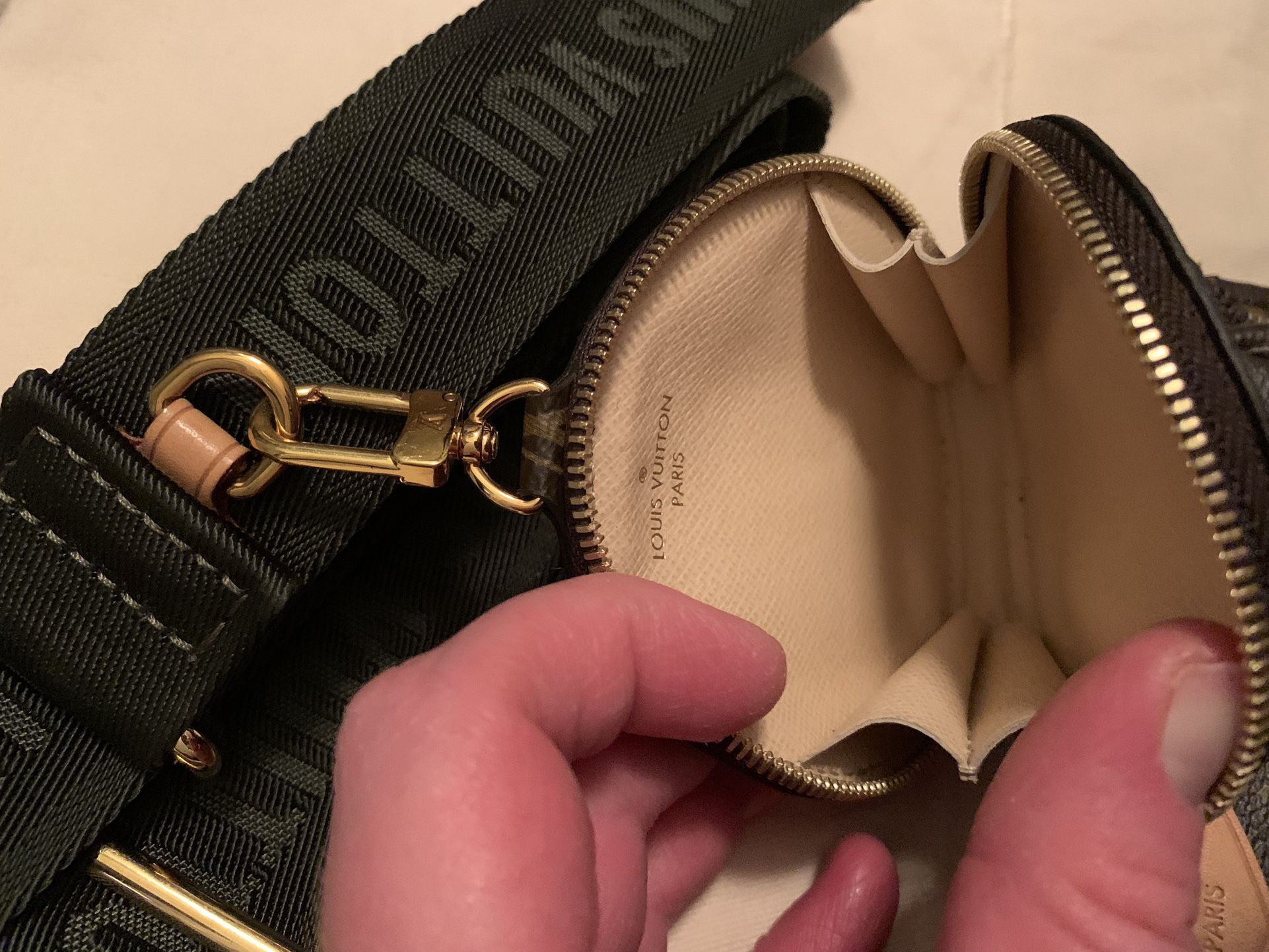 EXCELLENT CONDITION AUTHENTICATED MULTI POCHETTE LOUIS VUITTON 