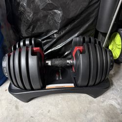New One bowflex  (1) Adjustable dumbbell from 5lb - 52.5lb with Anti-Slip Handle and Tray, Black