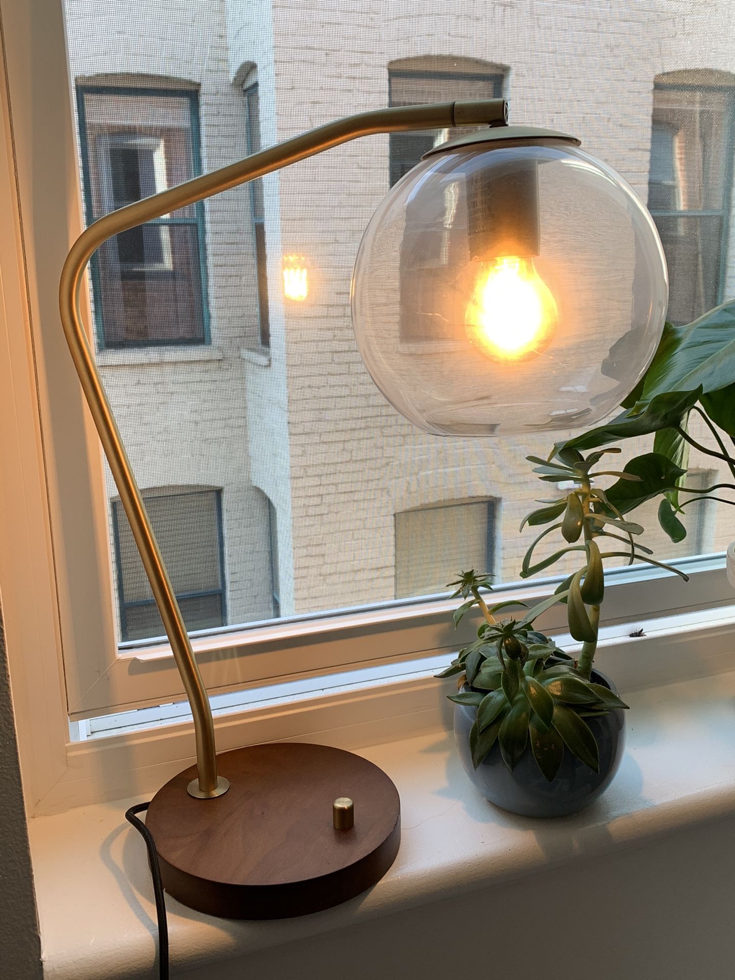Cute desk lamp almost new
