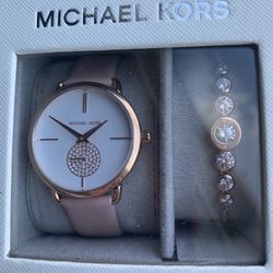 NEW- MICHAEL KORS  ROSE GOLD WATCH SET