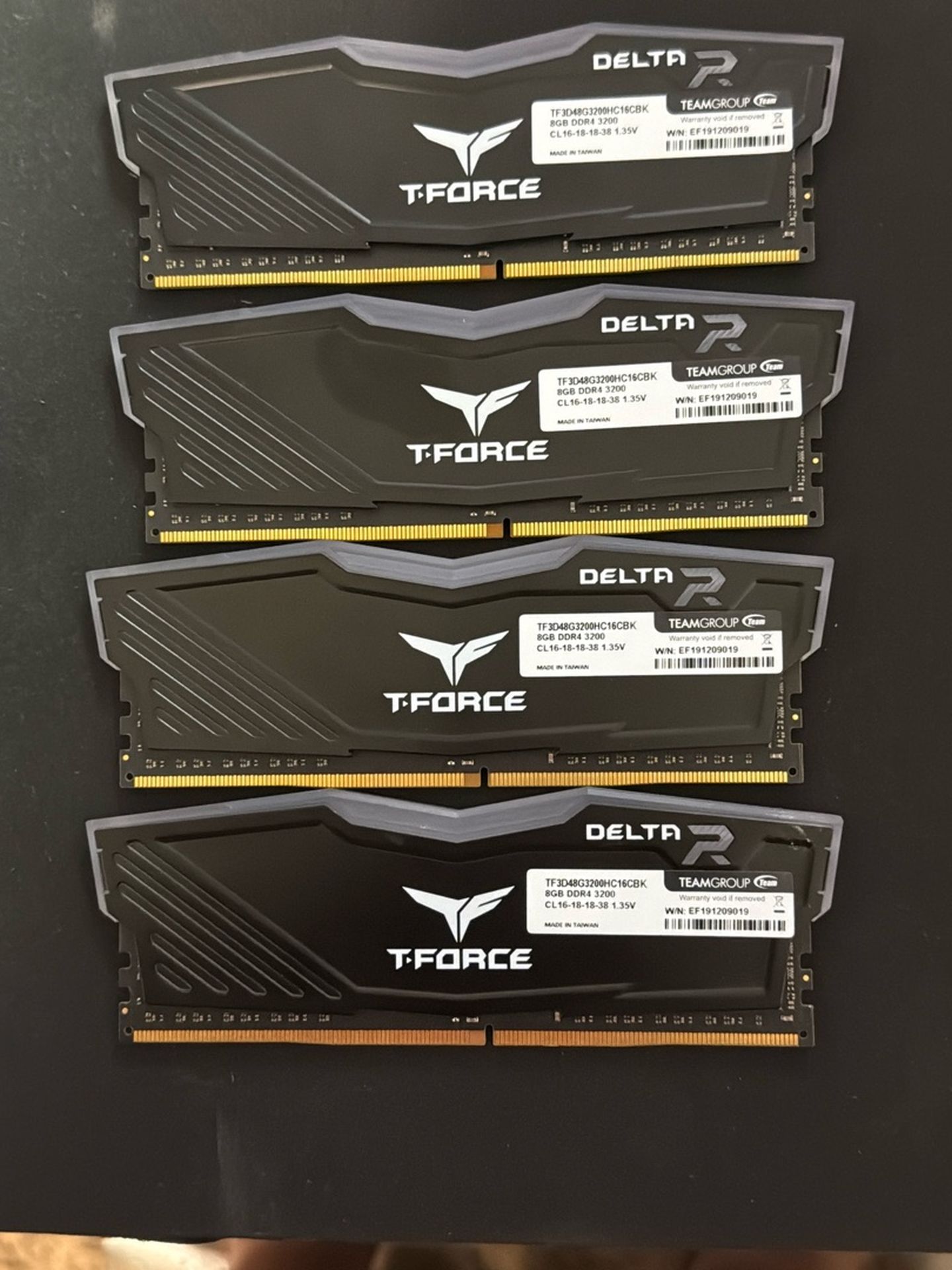 Team Delta RGB DDR4-3200 8GB x 4 (32GB) CL16 - Black