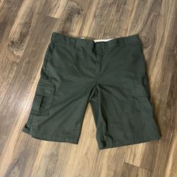 Dickies Relaxed Fit Cargo Shorts (Large) 
