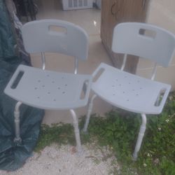 2 shower seats