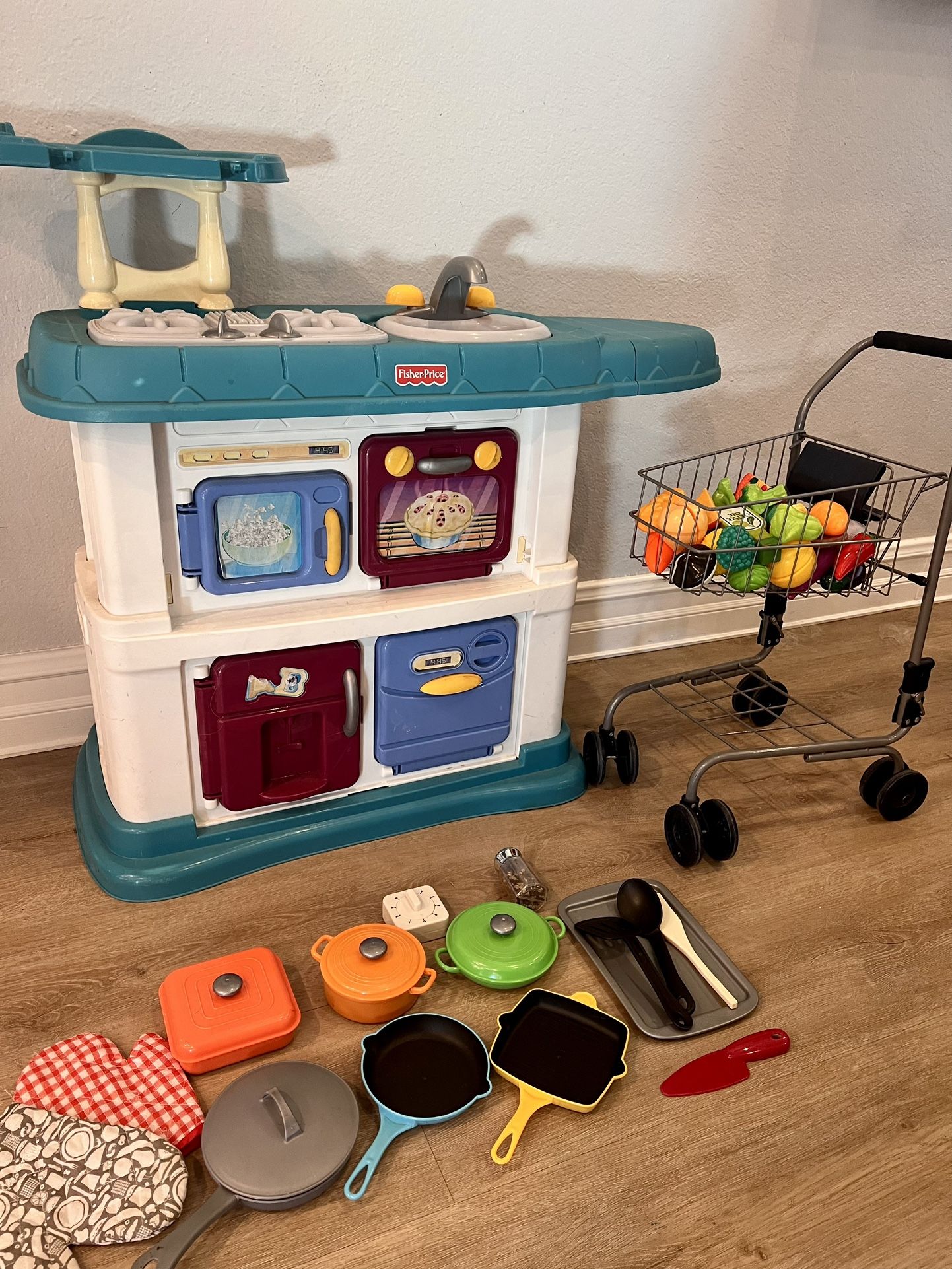 Play Kitchen Set