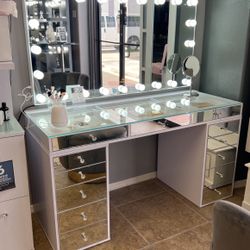 IMPRESSIONS PANORAMIC MIRROR VANITY SET