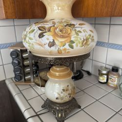 Vintage Hurricane 3 Way Gone With the Wind Lamp