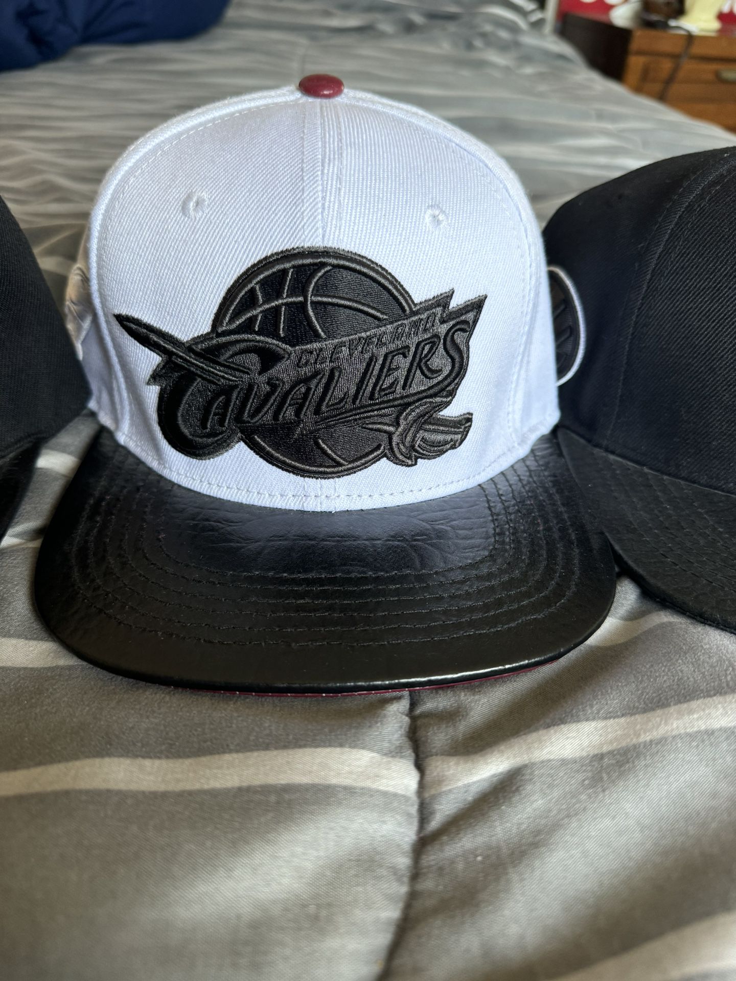 Cleveland Cavs And Knicks Hats 