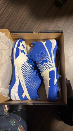 Baseball cleats