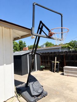 Basketball hoop