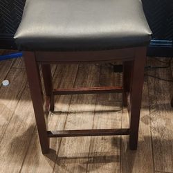 FREE STOOLS (5)