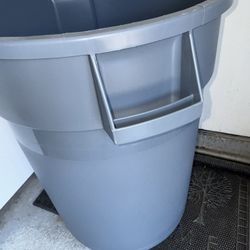 32 Gallon HD Trash Can