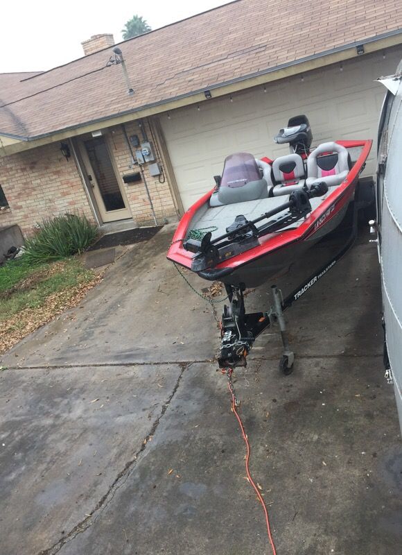 BASStracker boat 60 hp merc