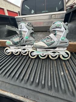 Woman roller blades size 7
