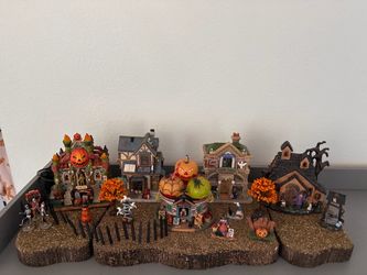 Lemax Spooky Town