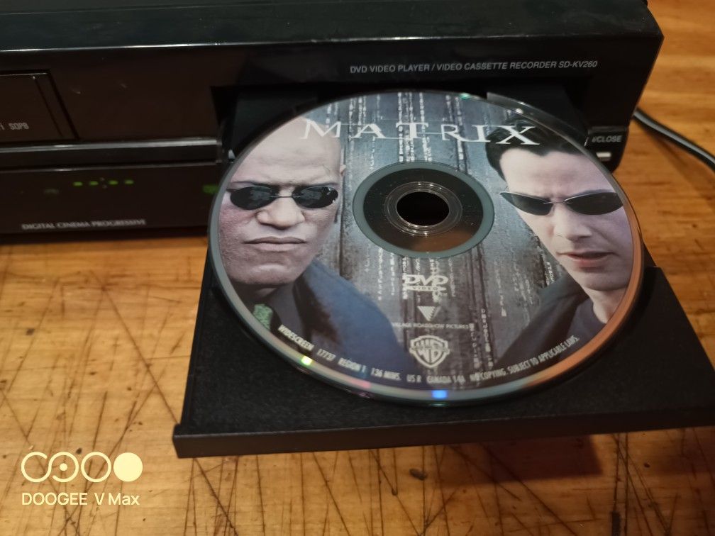 Toshiba SD KV 260 VHS DVD Comvo