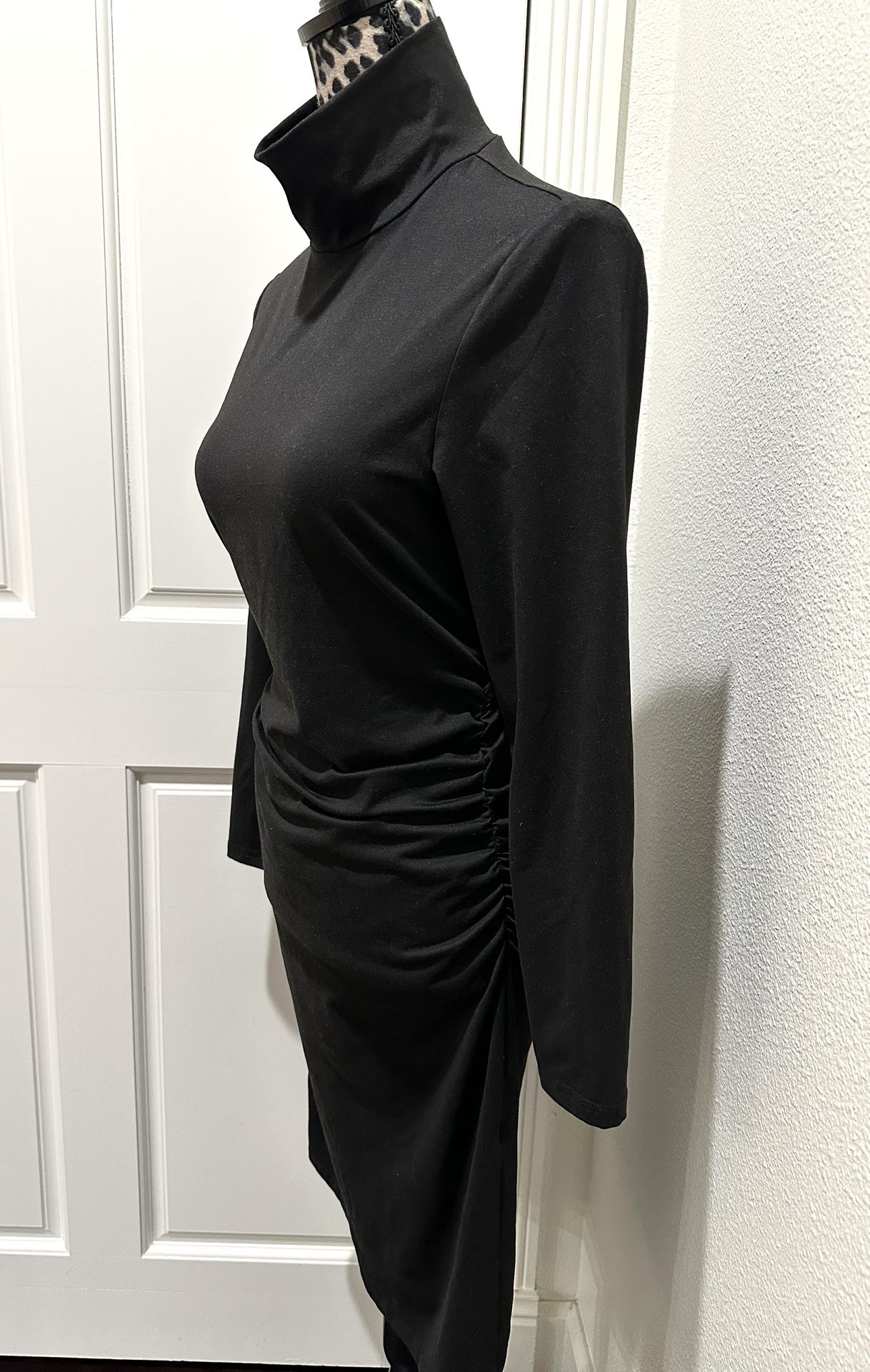 NEW Women’s Black Long Sleeve Mock Neck Turtleneck Ruched Dress Sz Large