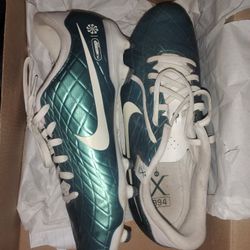 Nike Legend 10 Academy 