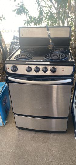 GE® 24" Standard Clean Free-Standing Electric Range