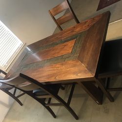 Kitchen table 4 Chairs 