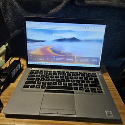 DELL 14" LAPTOP i5-10th gen 2.21GHz,12GB Ram,256GB SSD HD,Windows 11 