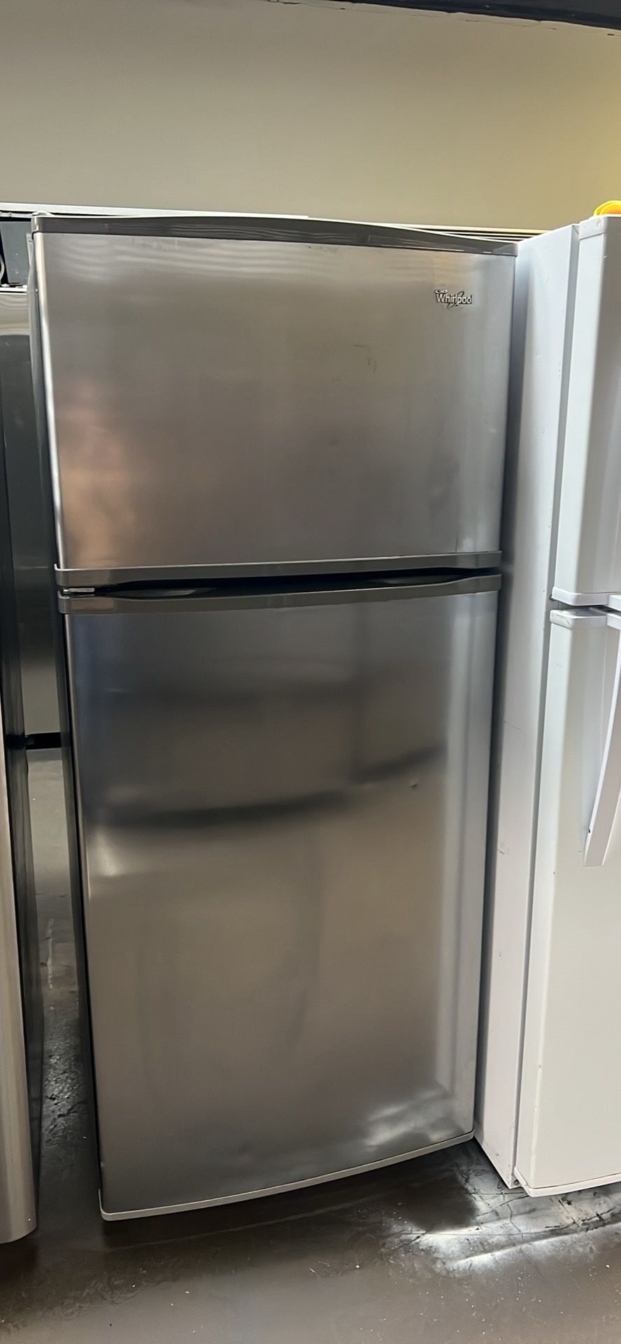 Whirlpool Stainless Steel Top Freezer Refrigerator 18 Cu Ft