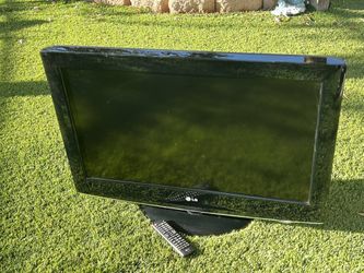 32” TV HDMI COMPUTER MONITOR 47TH AVE. AND DOBBINS IN LAVEEN