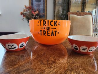 Set of 3 Melamine/Plastic Halloween Bowls ("Trick or Treat" Serving Bowl & 2 Jack-O'-Lantern Bowls)