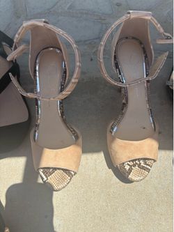 Jessica Simpson Snake print platform heels size 6
