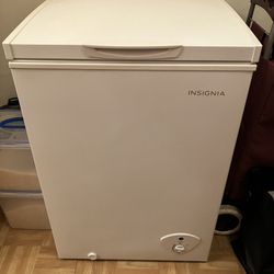 Insignia™ - 3.5 Cu. Ft. Garage-Ready Chest Freezer - White