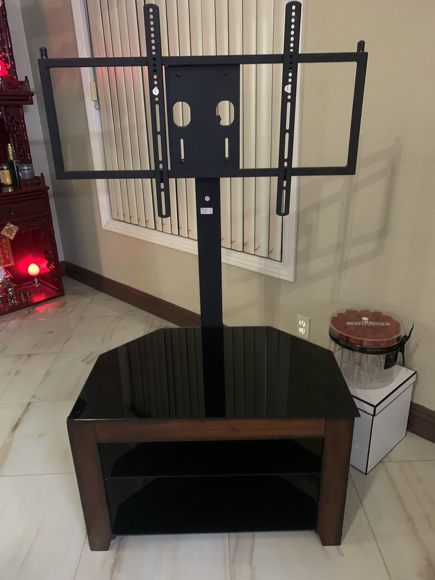 TV stand with TV mount *Like new*