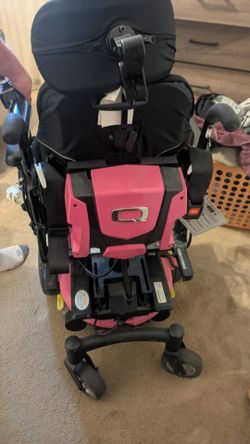 Quantum edge 6 electric wheel chair.