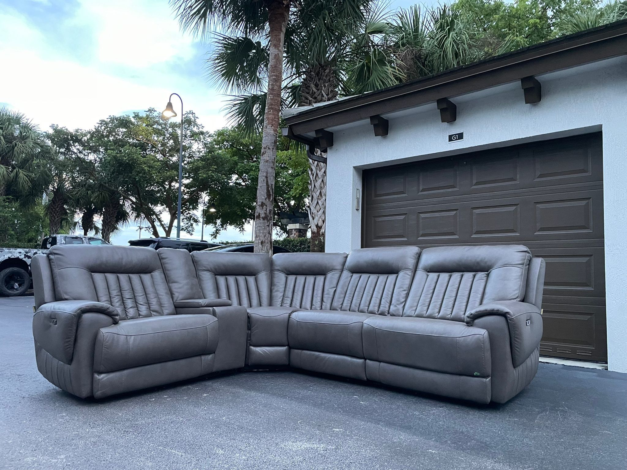 Sectional Couch/Sofa - 2 Recliners - Gray - Perazzi - Delivery Available 🚛