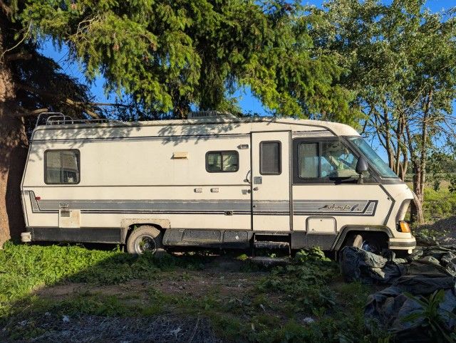 1989 Ford E-350 RV Cutaway - Parting Out
(Chassis/Engine/Transmission)
