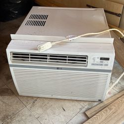 LG Window Air Conditioner 