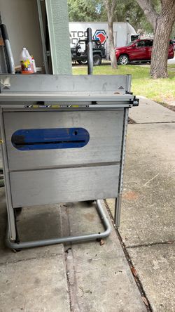 Saw table