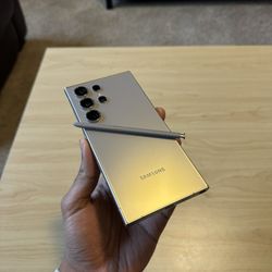 Samsung Galaxy S24 Ultra, 512 GBs, Unlocked, Excellent Condition, Clean Imei, Like New