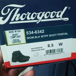 New Women's Size 8 1/2  Waterproof Boots 
