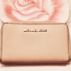 MICHAEL KORS JET SET TRAVEL WRISTLET WALLET Phone Case