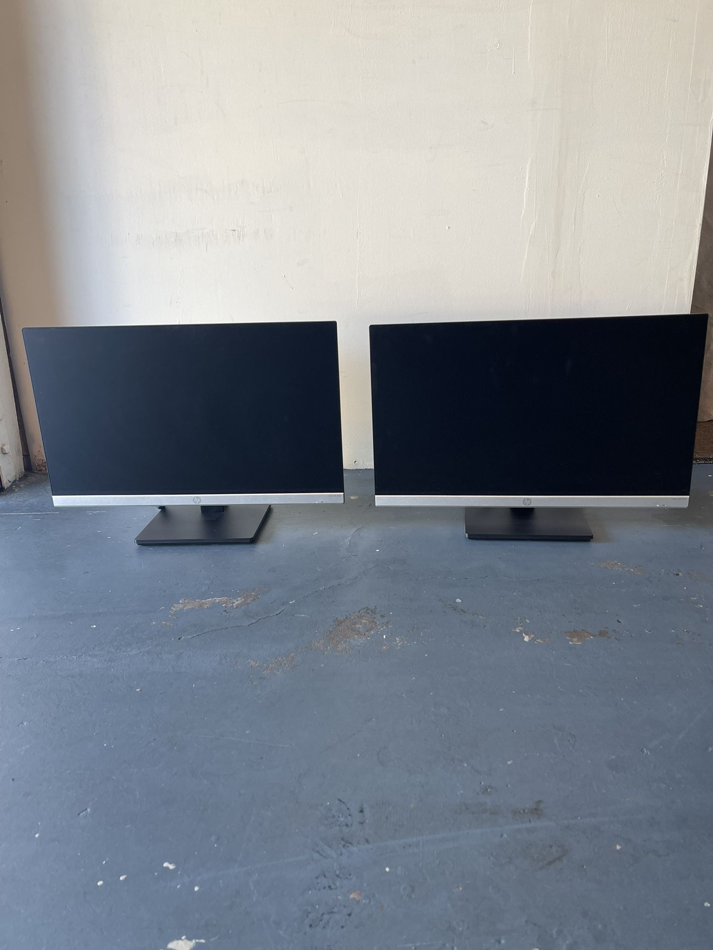 Both Monitors HP 24mh for One Price