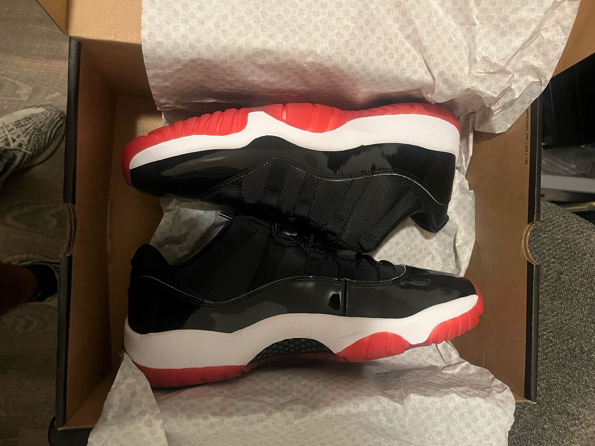 Jordan 11 Retro Low Bred
